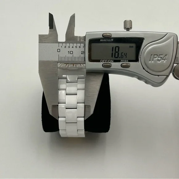 Versace White and Gold DV One Women’s Watch - Picture 6 of 10